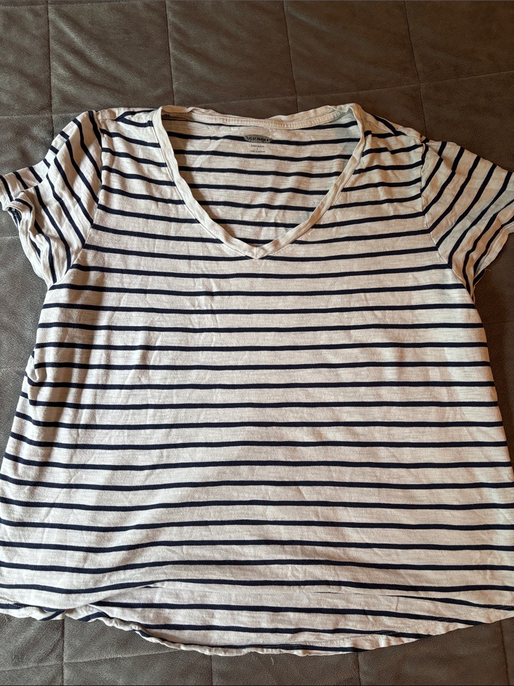 Old Navy Women's Large Every Wear White Tee with Navy Stripes